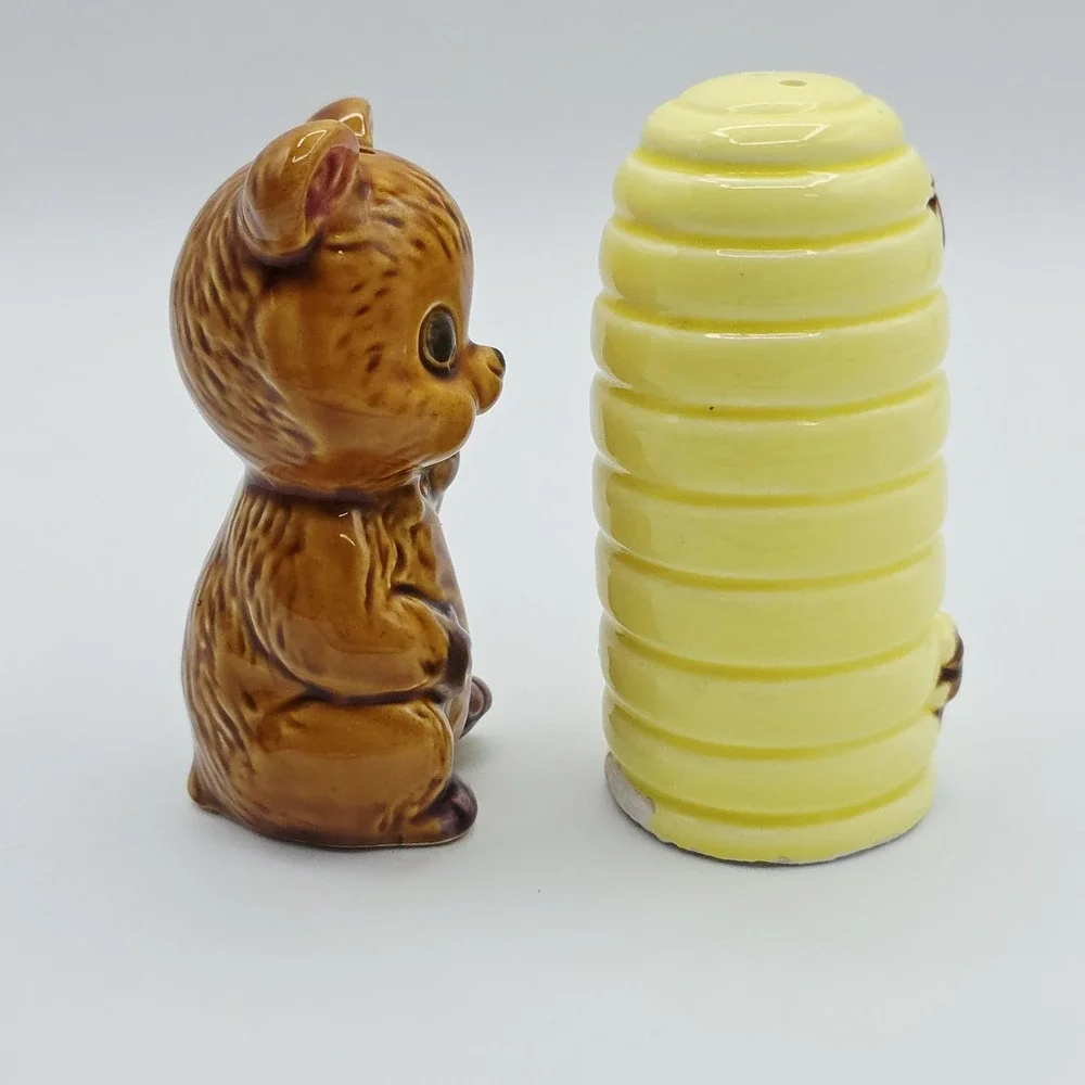 Vintage Ceramic Bear & Beehive Salt & Pepper Shakers Cute‎ Pair Collectible Gift